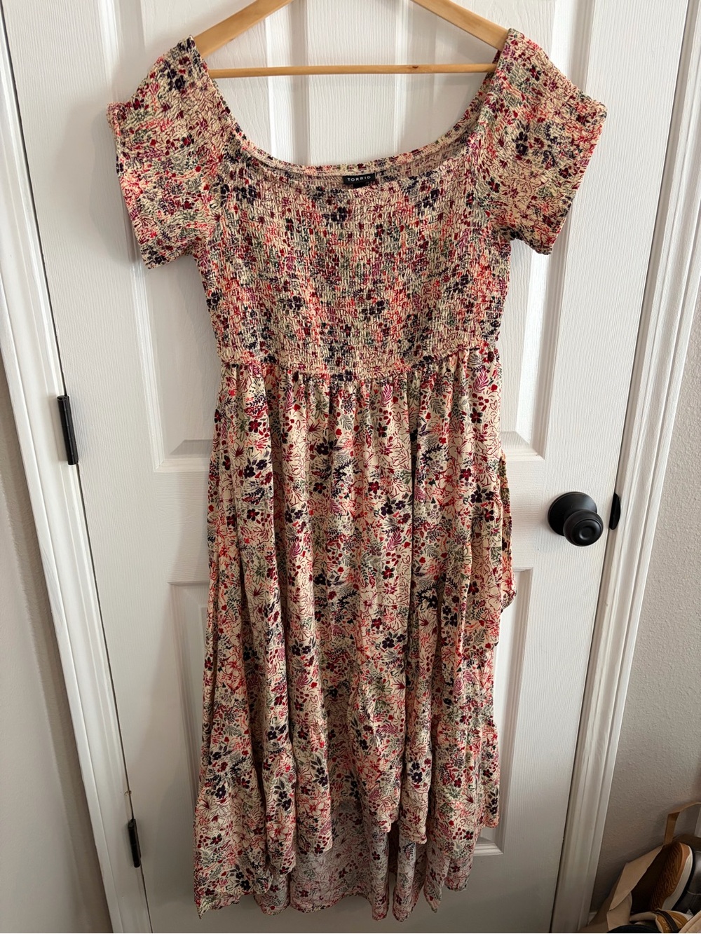 Torrid Cream & Pink Floral Smocked Top High-Low Ruffle Bottom Dress - Size 1